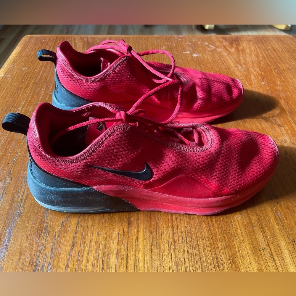 Nike Air Max Motion 2 University Red size 13